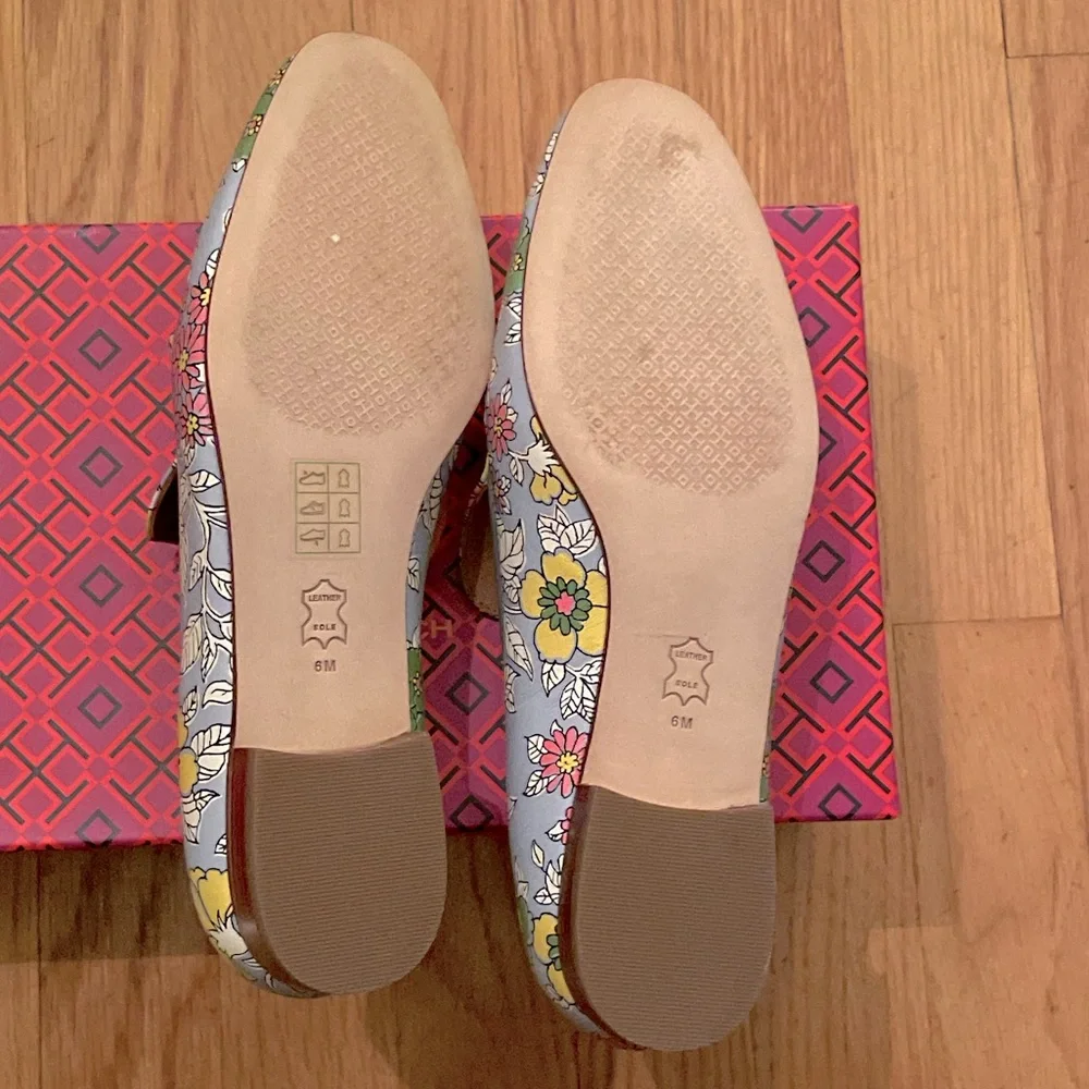 TORY BURCH Blue Wallpaper Floral Leather Loafers - Women’s Size 6 - New In Box - Picture 5 of 8